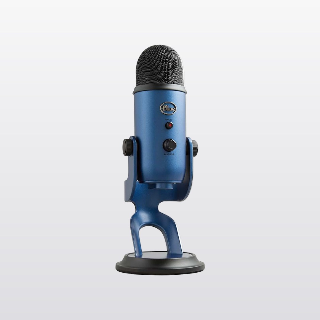 Logitech Creators Blue Yeti USB Microphone for PC, Mac, Gaming, Streaming, Podcasting, Studio and Computer Condenser Mic with Blue VO!CE Effects, 4 Pickup Patterns, Plug and Play